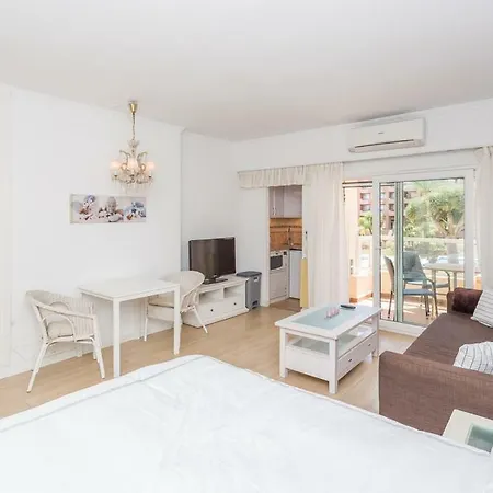 Pyr Private Studio Apartment