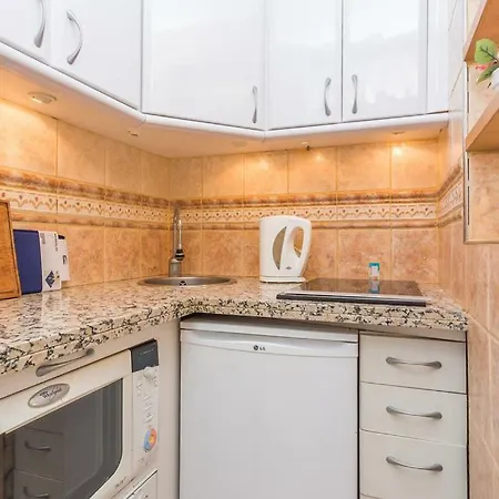 Pyr Private Studio Apartment *