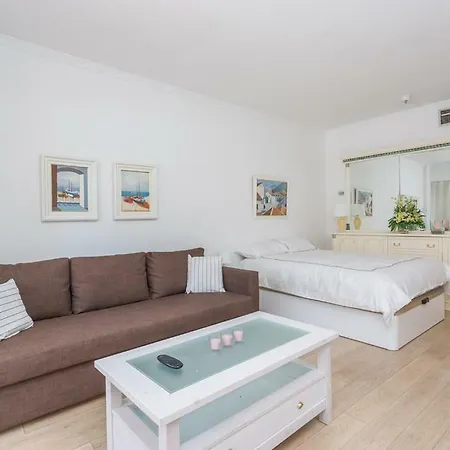 Pyr Private Studio Apartment Fuengirola